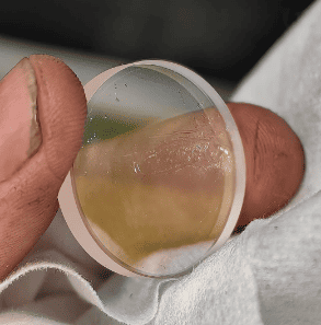 kandungan air pada lensa pelindung