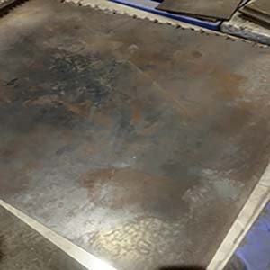 Memotong Logam Berkarat